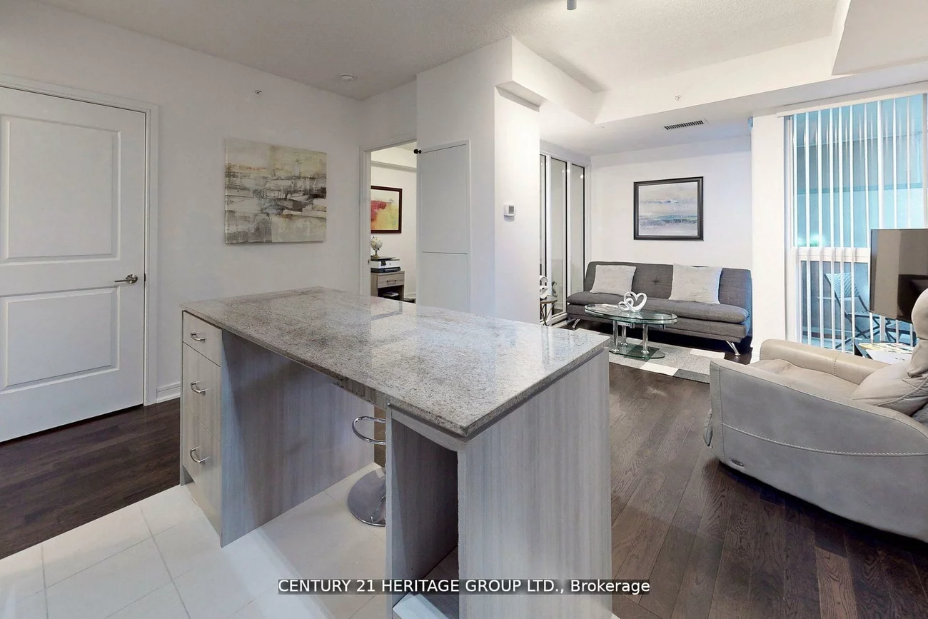 9201, Yonge, Langstaff, Richmond Hill