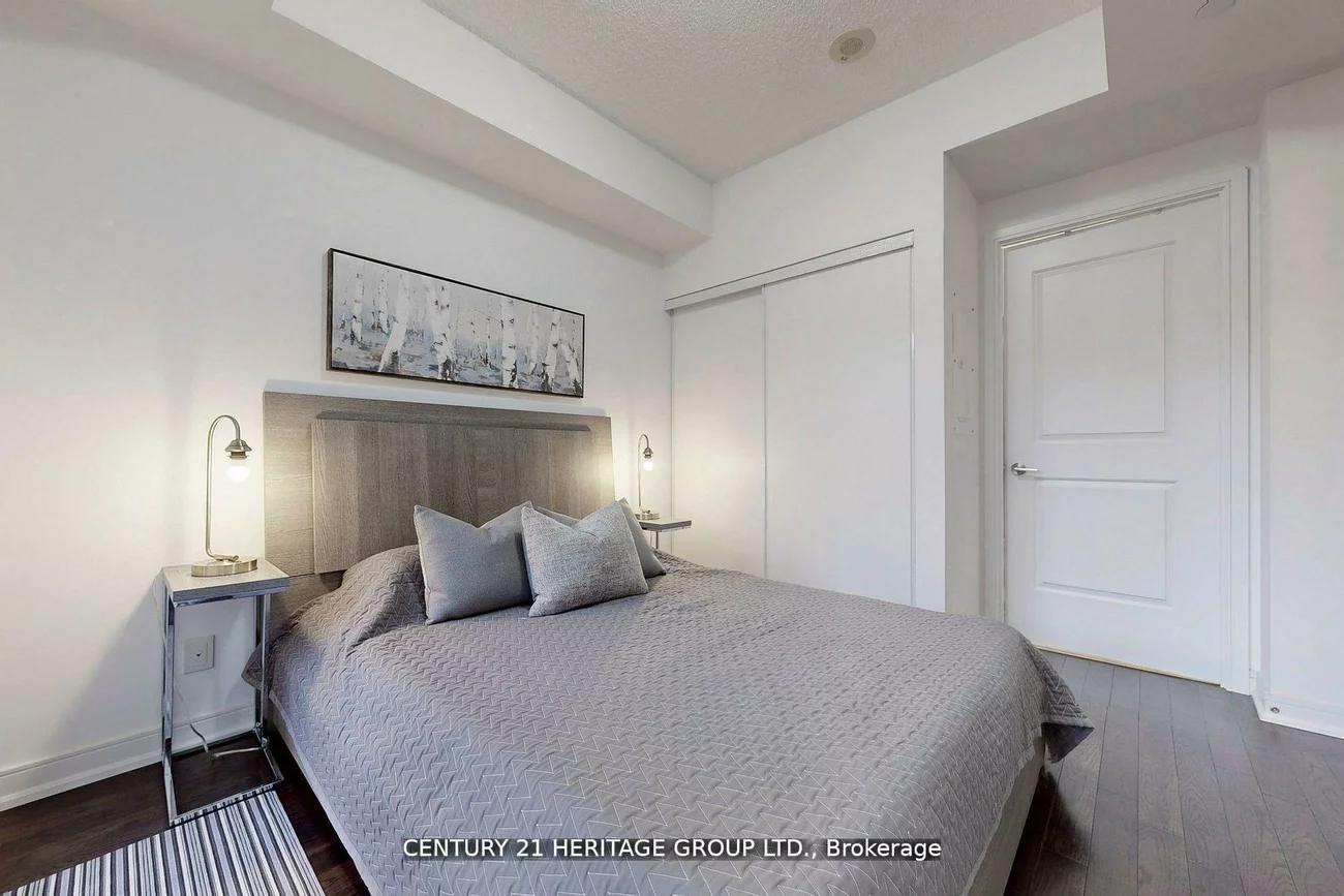 9201, Yonge, Langstaff, Richmond Hill