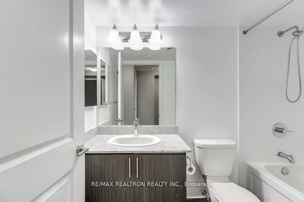 370, Highway 7, Doncrest, Richmond Hill