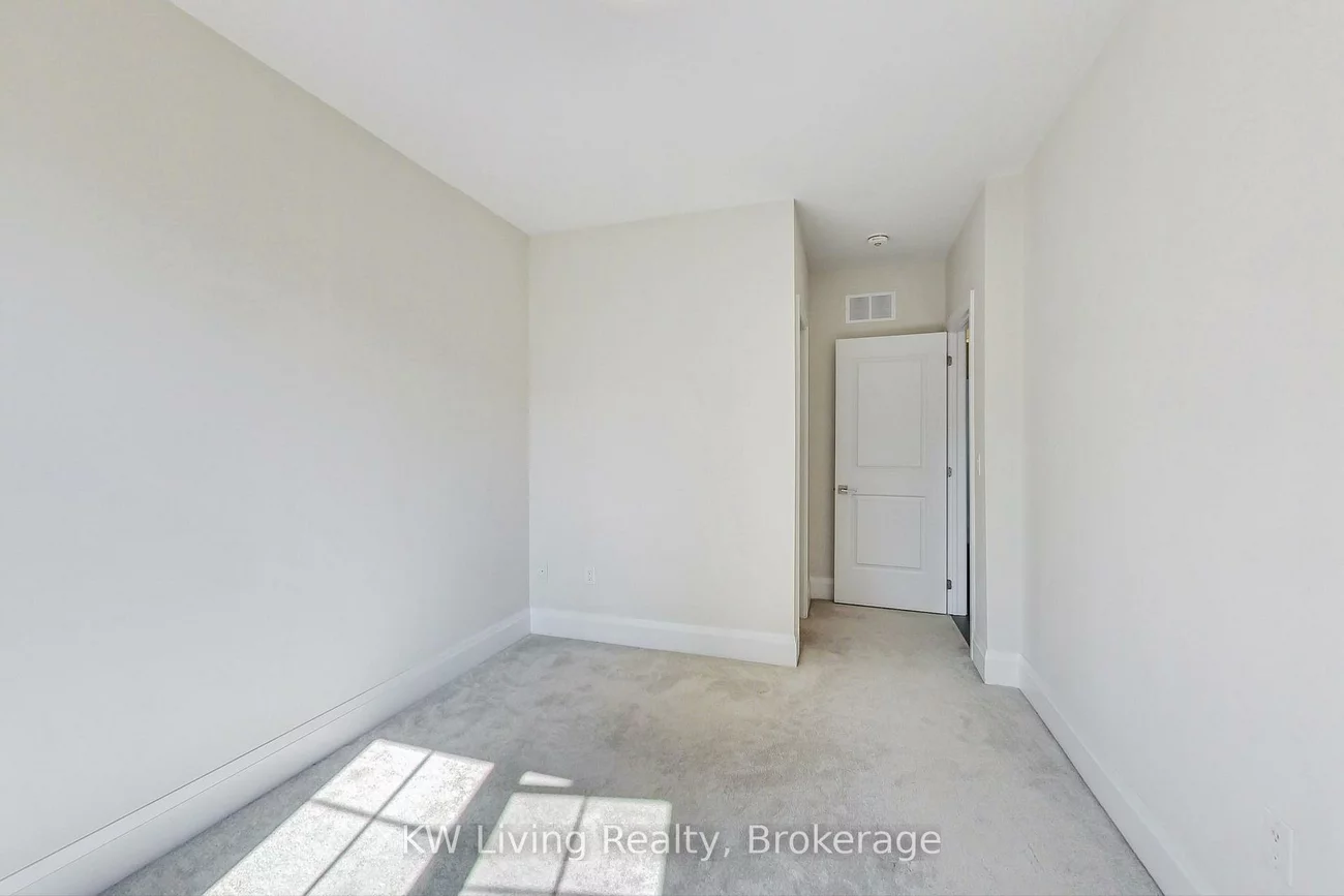 390, Highway 7, Doncrest, Richmond Hill