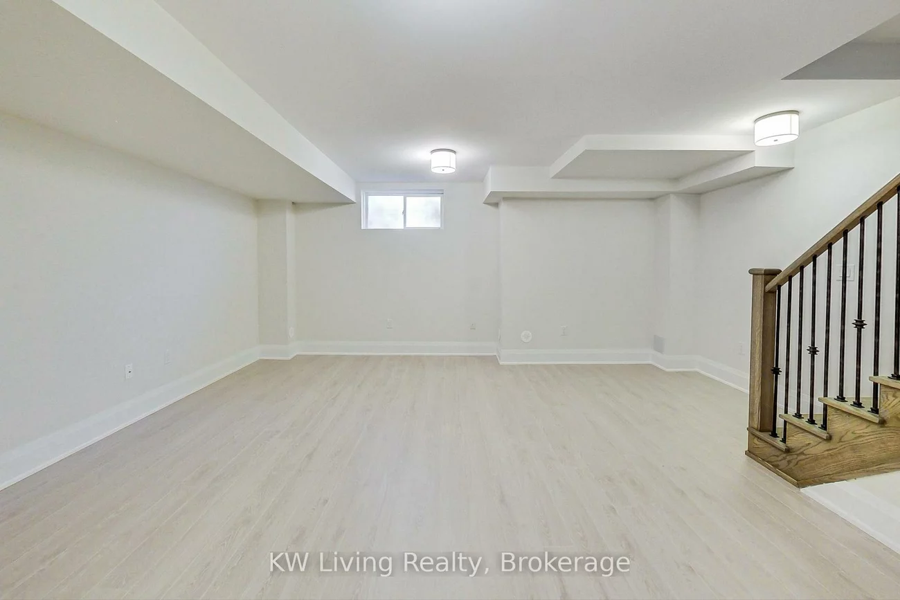 390, Highway 7, Doncrest, Richmond Hill