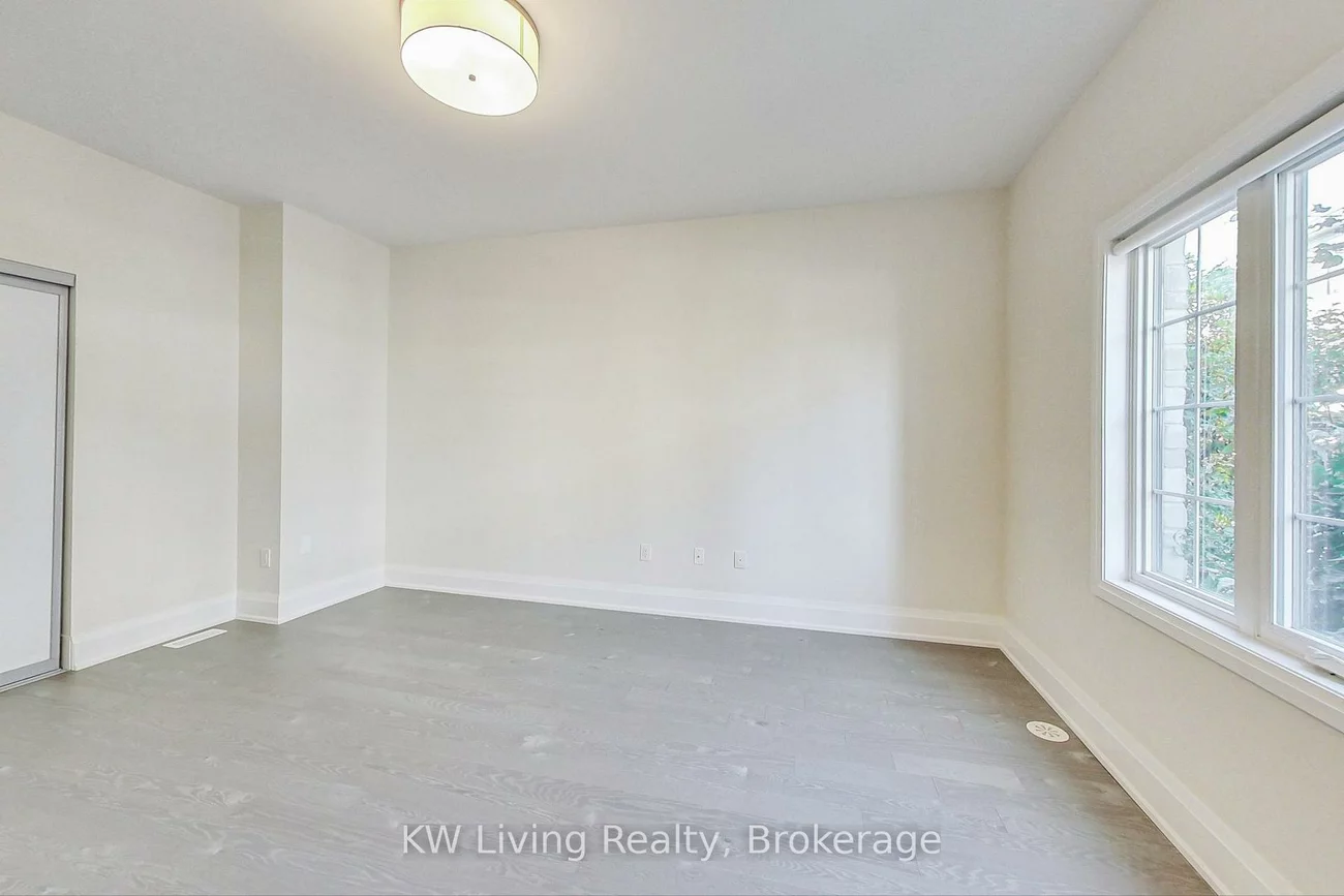 390, Highway 7, Doncrest, Richmond Hill