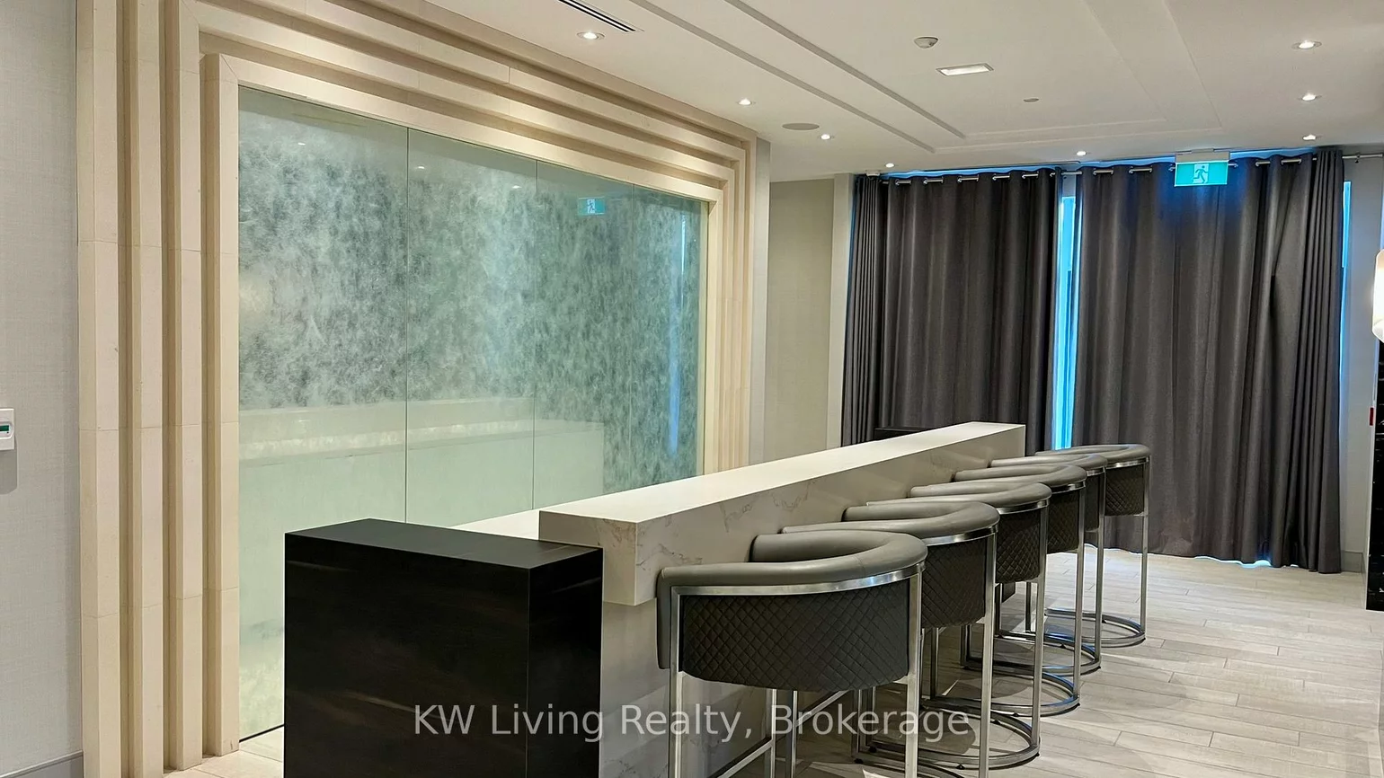 390, Highway 7, Doncrest, Richmond Hill