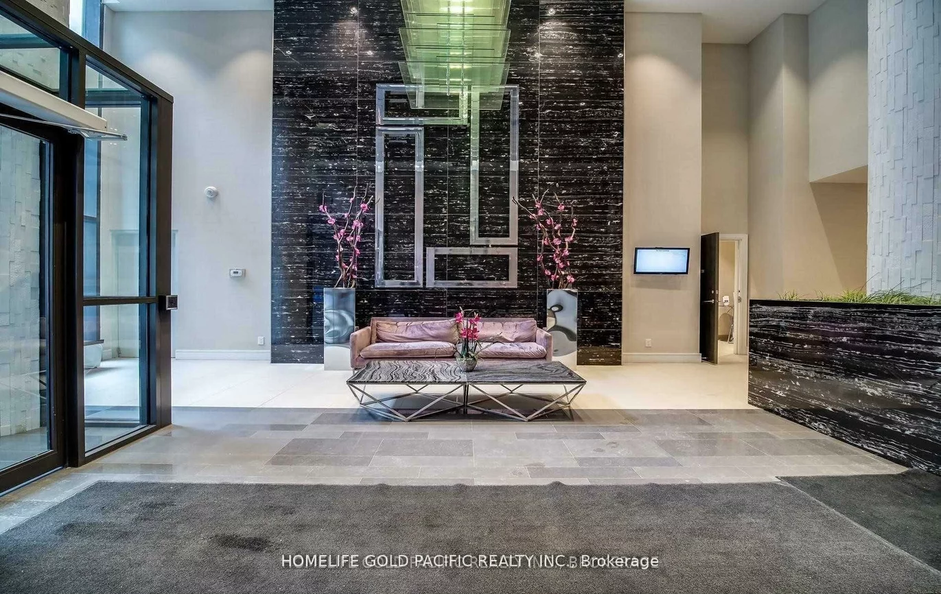 9205, Yonge, Langstaff, Richmond Hill