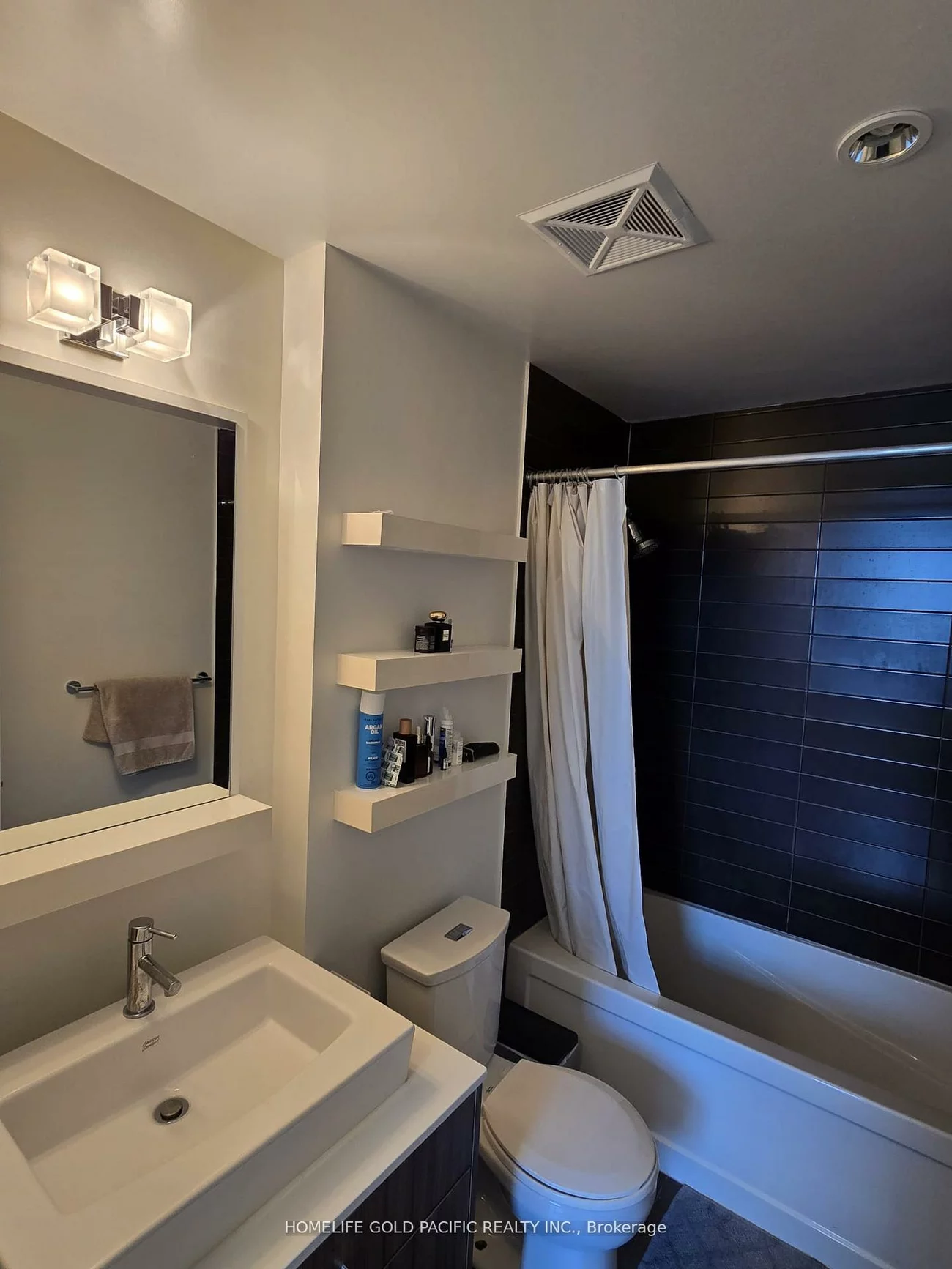 9205, Yonge, Langstaff, Richmond Hill