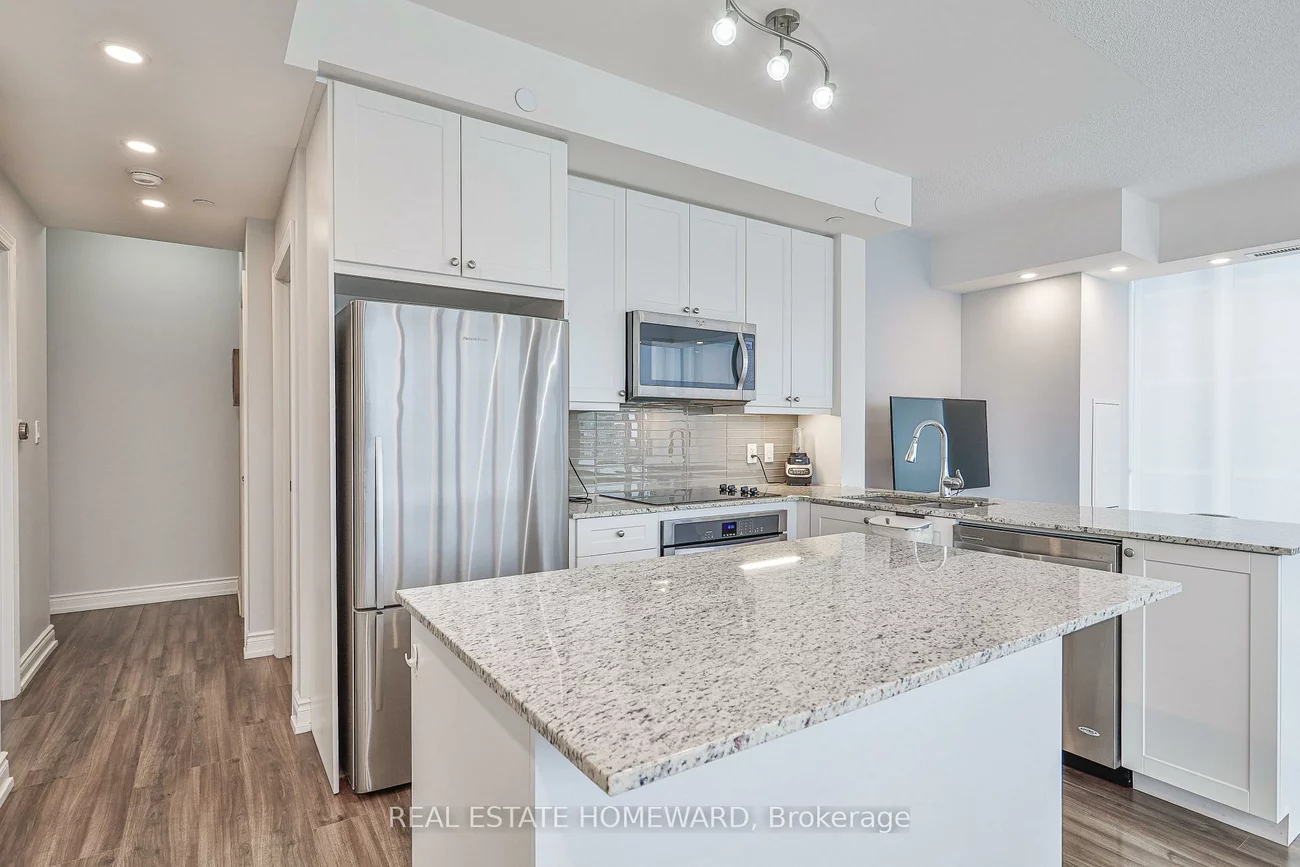 9600, Yonge, North Richvale, Richmond Hill