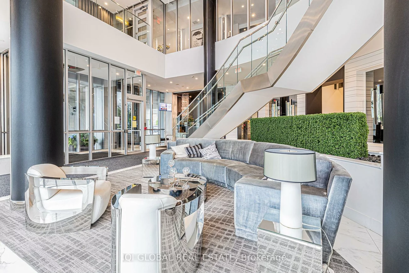 9471, Yonge, Observatory, Richmond Hill