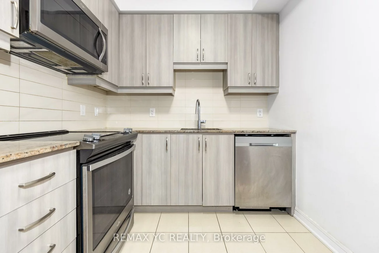 9191, Yonge, Langstaff, Richmond Hill