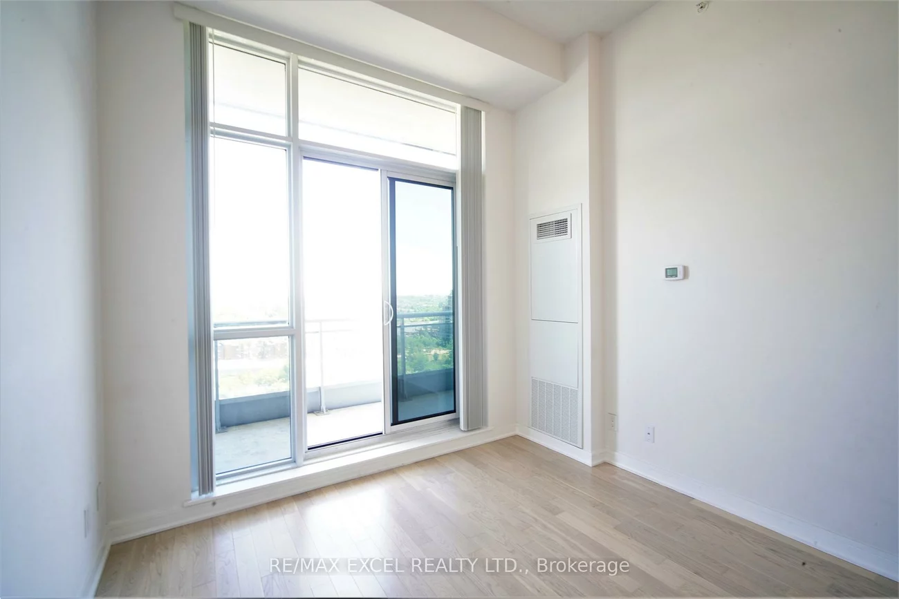 9205, Yonge, Langstaff, Richmond Hill