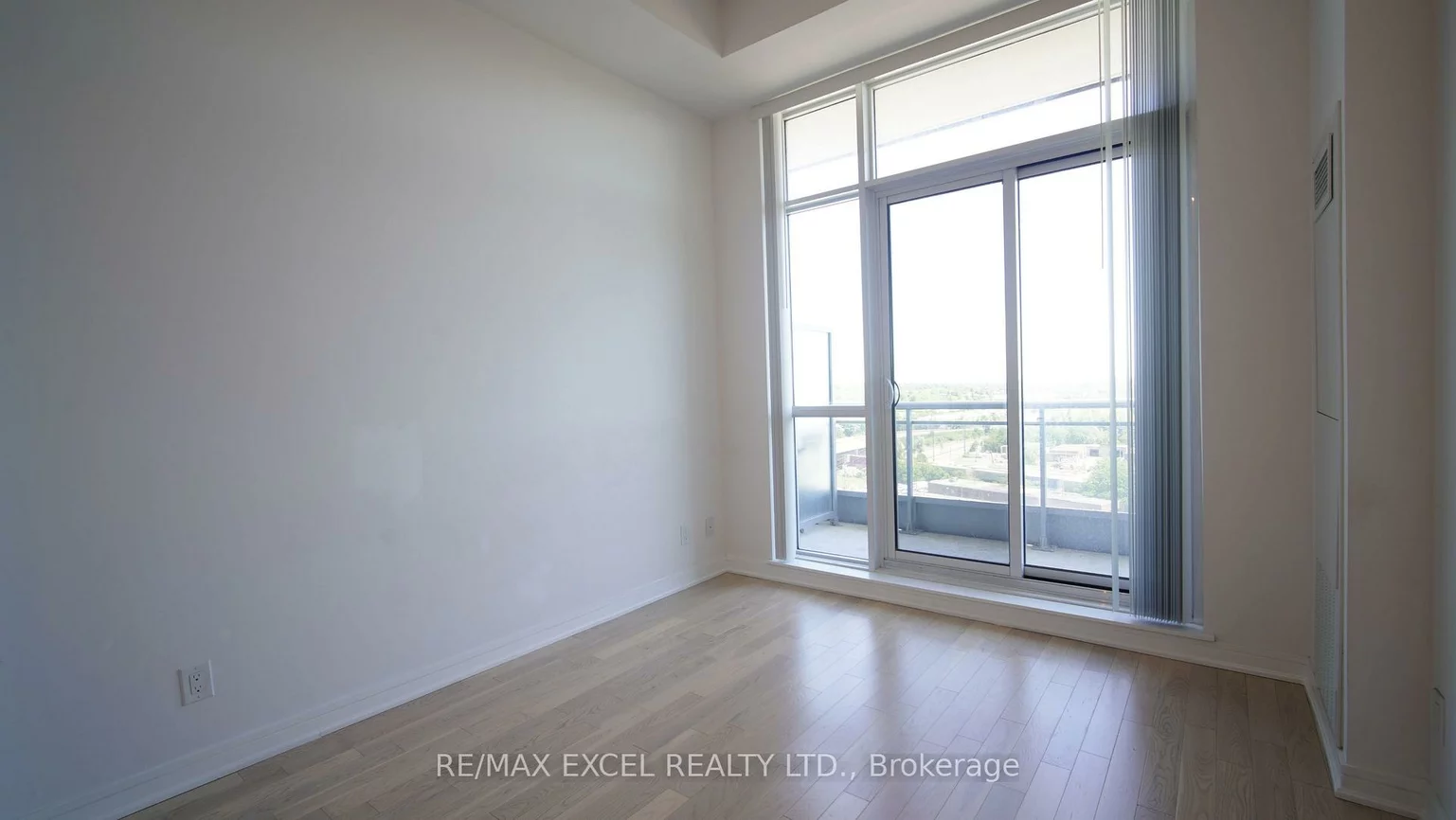 9205, Yonge, Langstaff, Richmond Hill