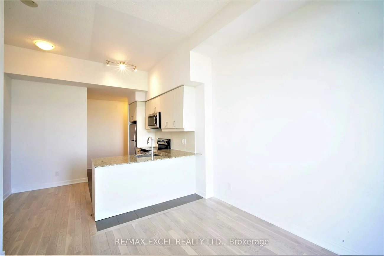 9205, Yonge, Langstaff, Richmond Hill