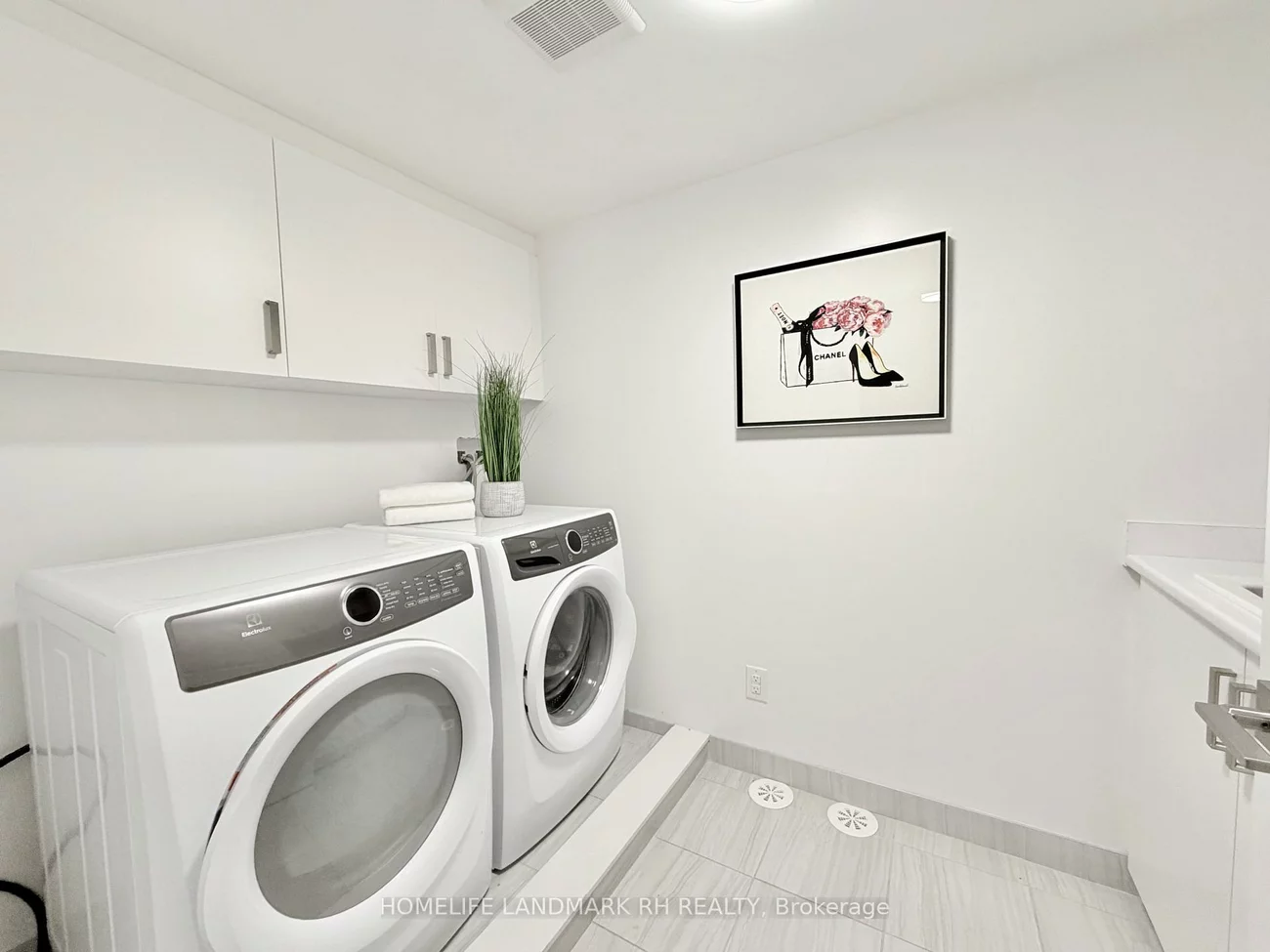 386, Highway 7, Doncrest, Richmond Hill