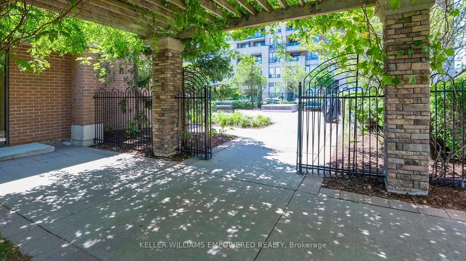 330, Red Maple, Langstaff, Richmond Hill