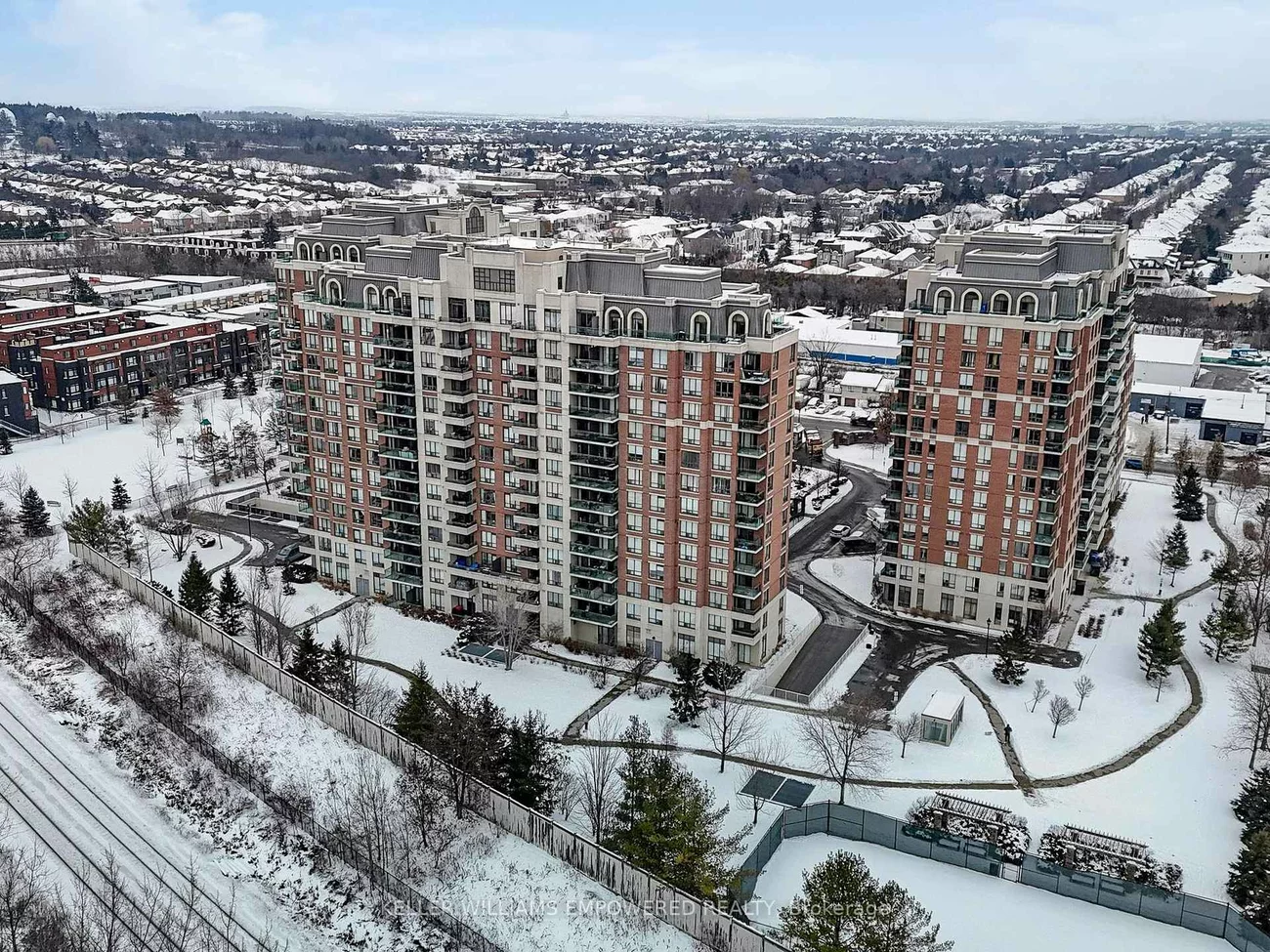 330, Red Maple, Langstaff, Richmond Hill