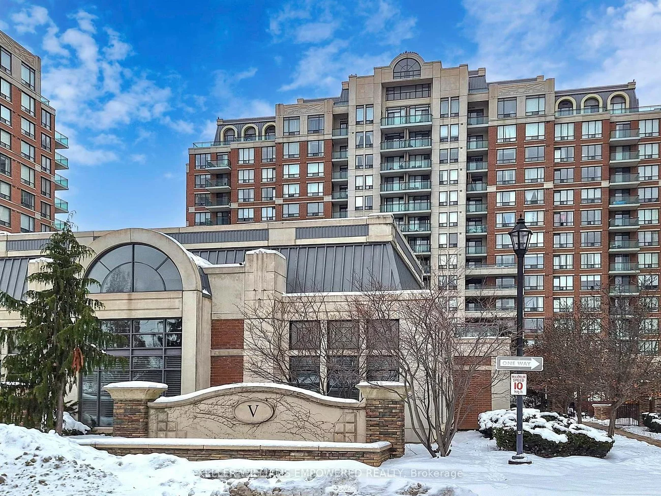 330, Red Maple, Langstaff, Richmond Hill