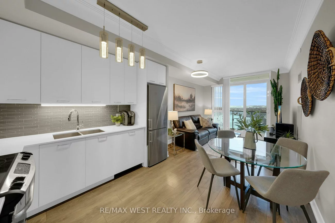 9471, Yonge, Observatory, Richmond Hill