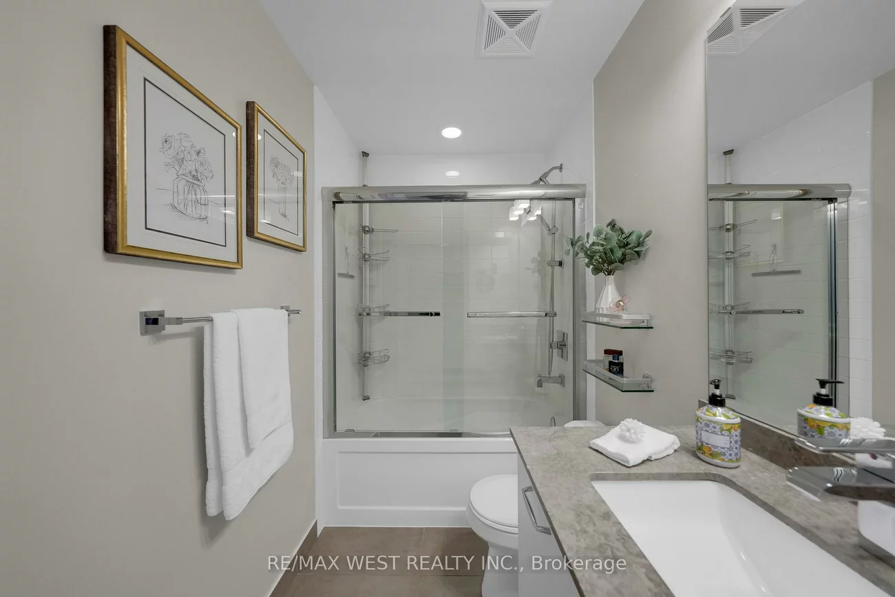 9471, Yonge, Observatory, Richmond Hill