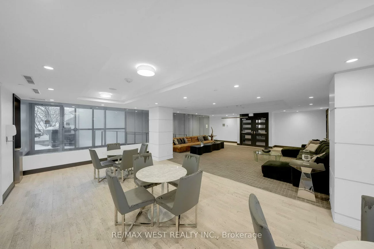 9471, Yonge, Observatory, Richmond Hill