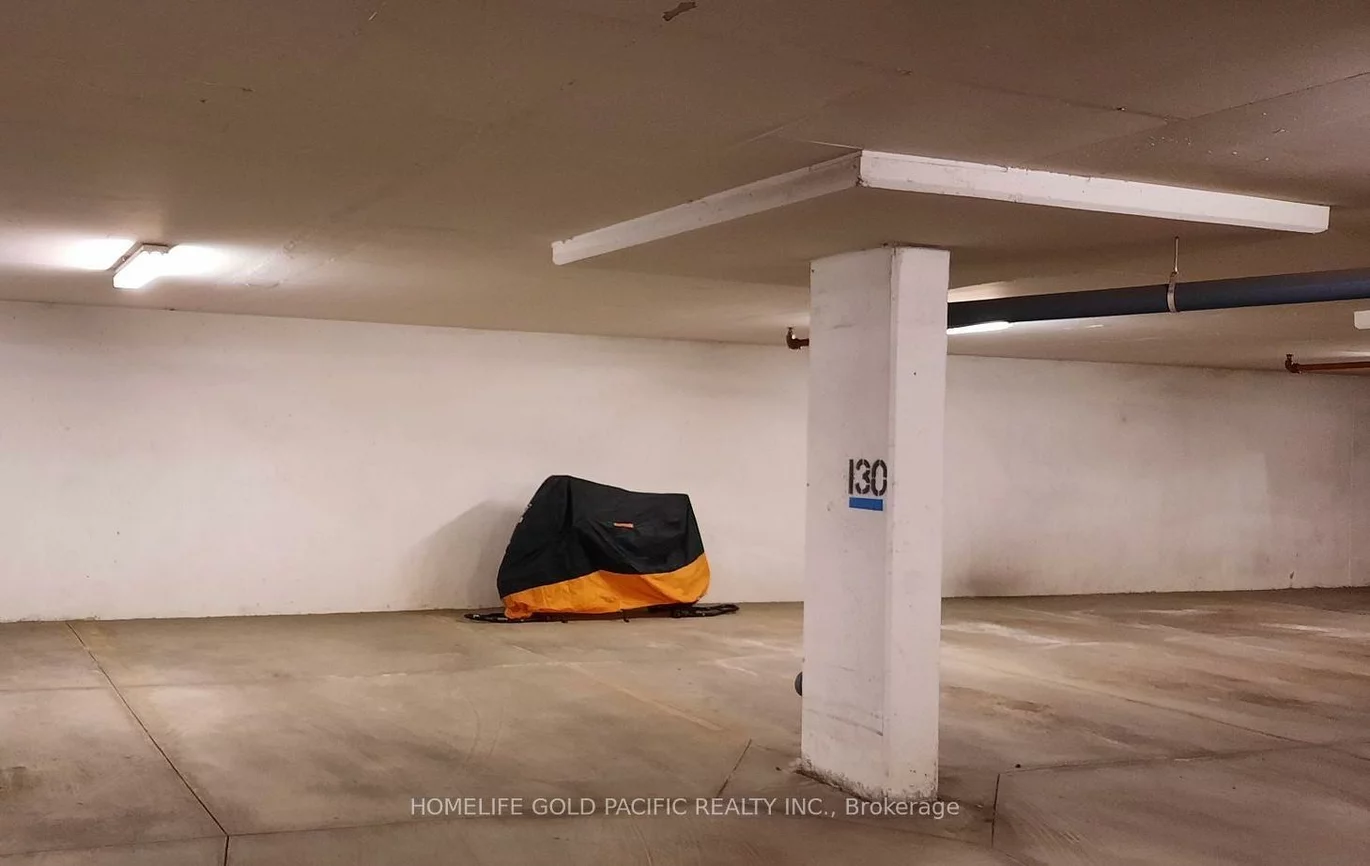 350, Red Maple, Langstaff, Richmond Hill