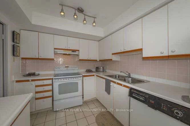 40, Harding, North Richvale, Richmond Hill