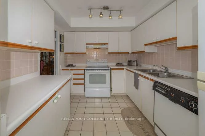 40, Harding, North Richvale, Richmond Hill