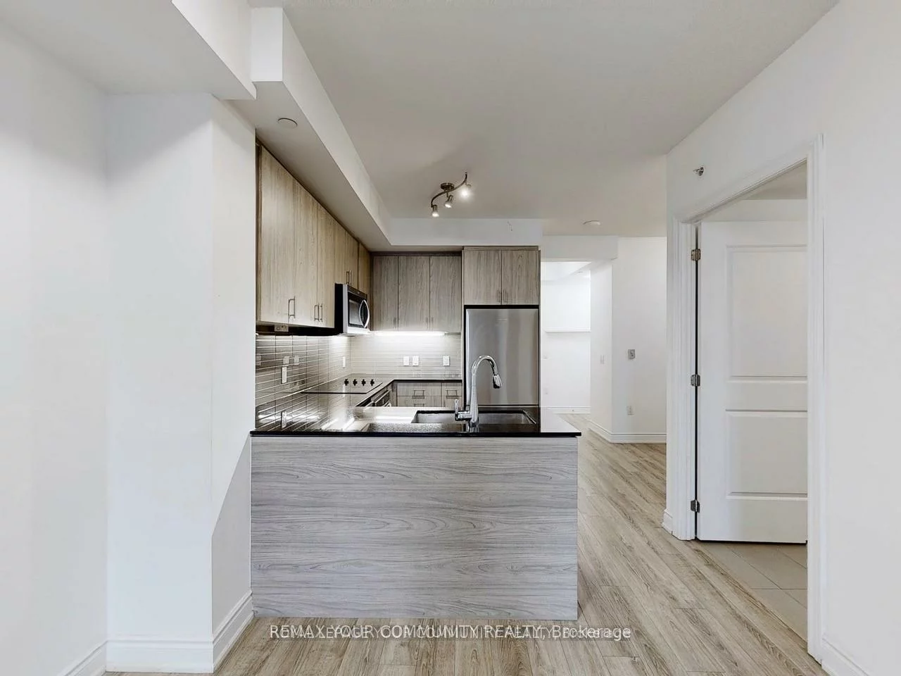 9618, Yonge, North Richvale, Richmond Hill