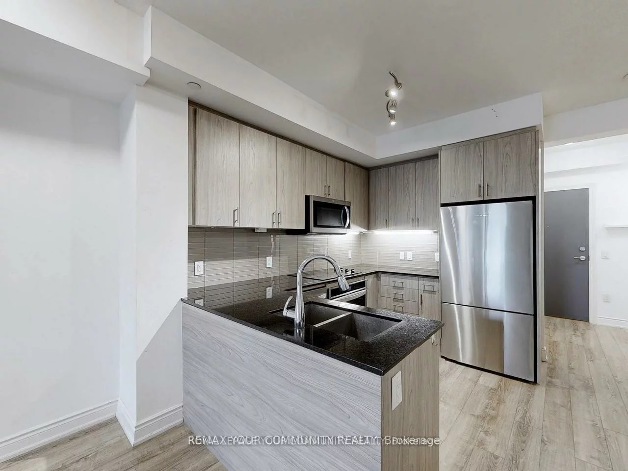 9618, Yonge, North Richvale, Richmond Hill