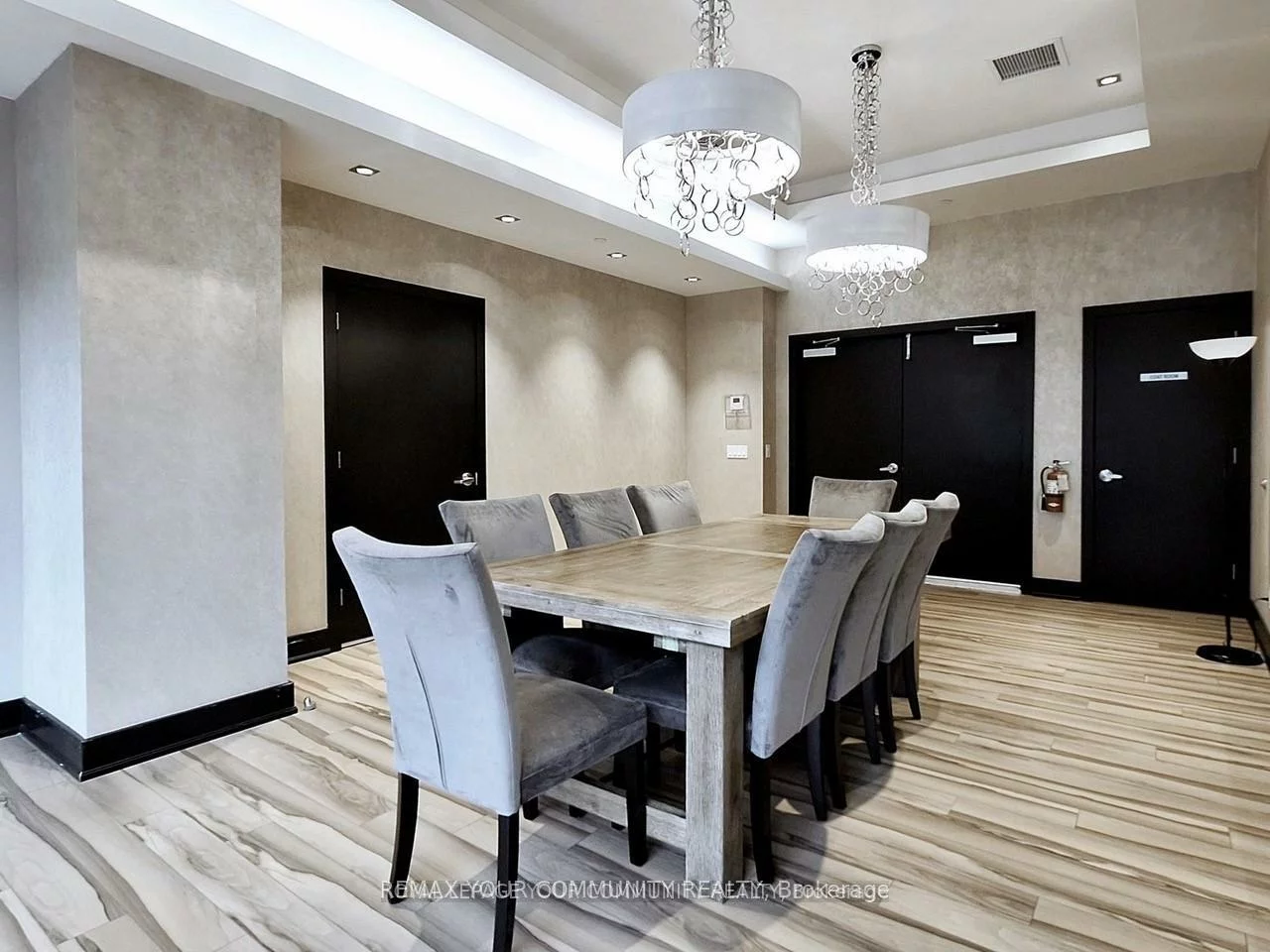 9618, Yonge, North Richvale, Richmond Hill