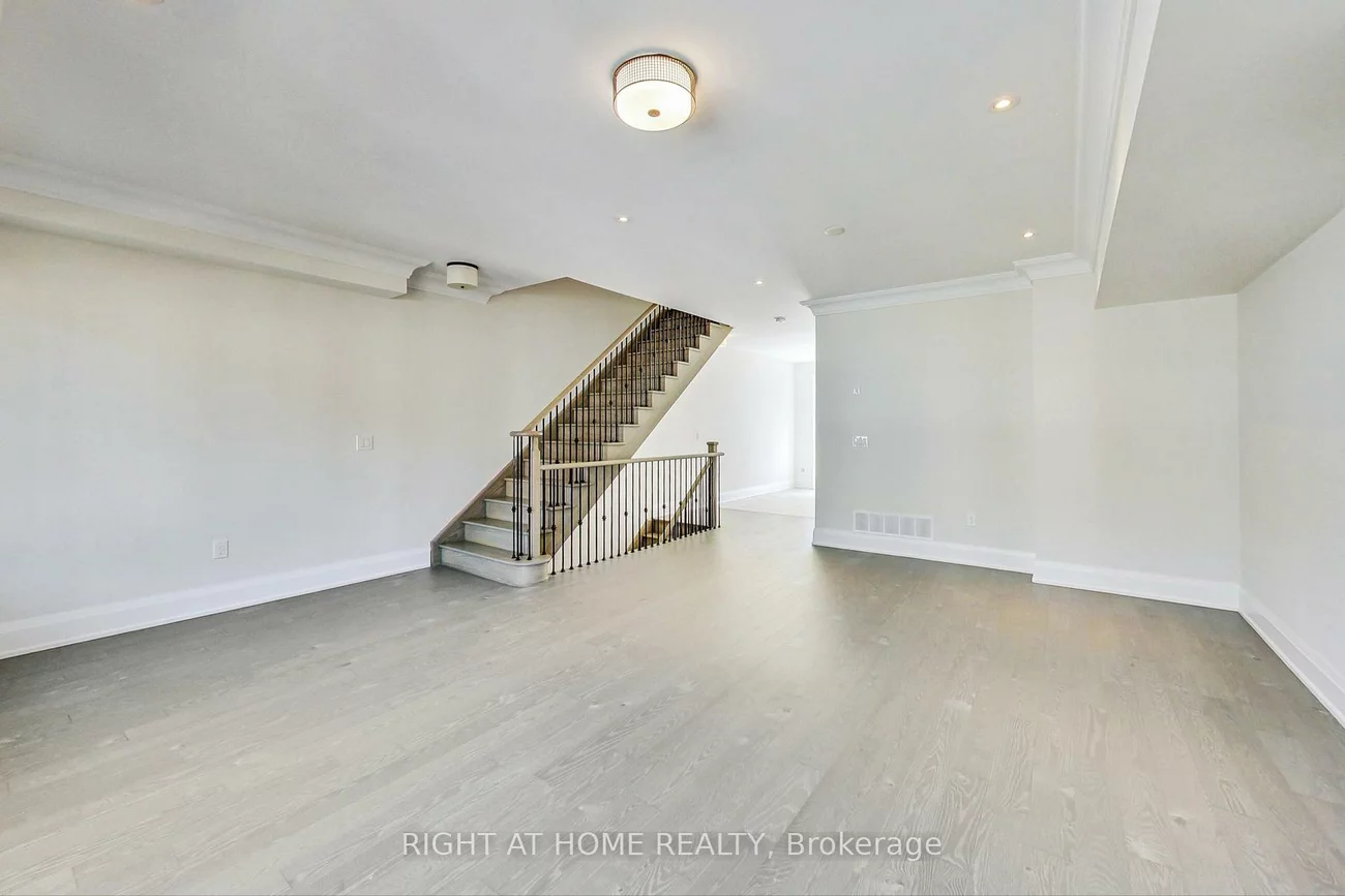 390, Highway 7, Doncrest, Richmond Hill