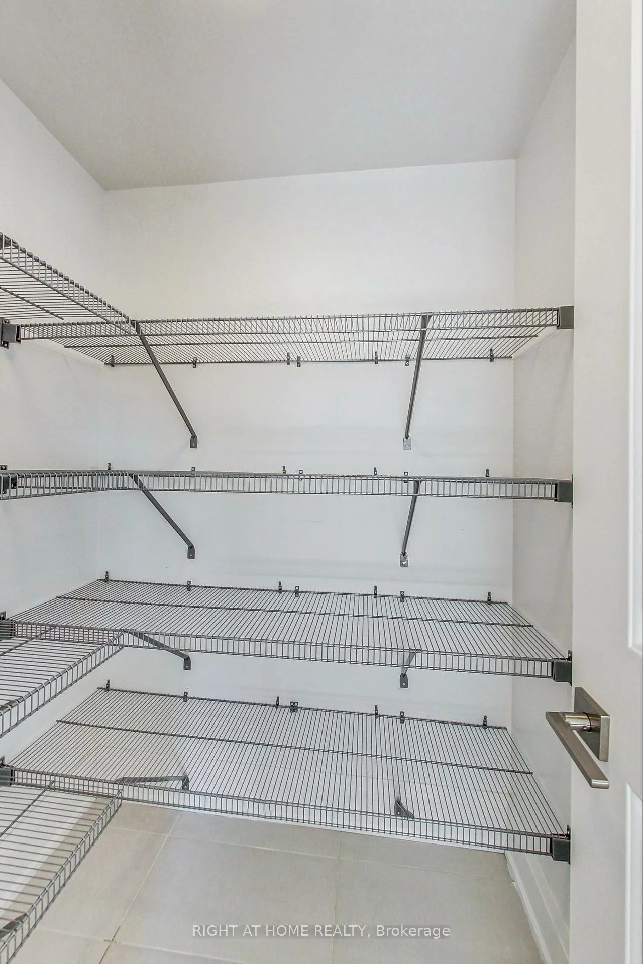 390, Highway 7, Doncrest, Richmond Hill