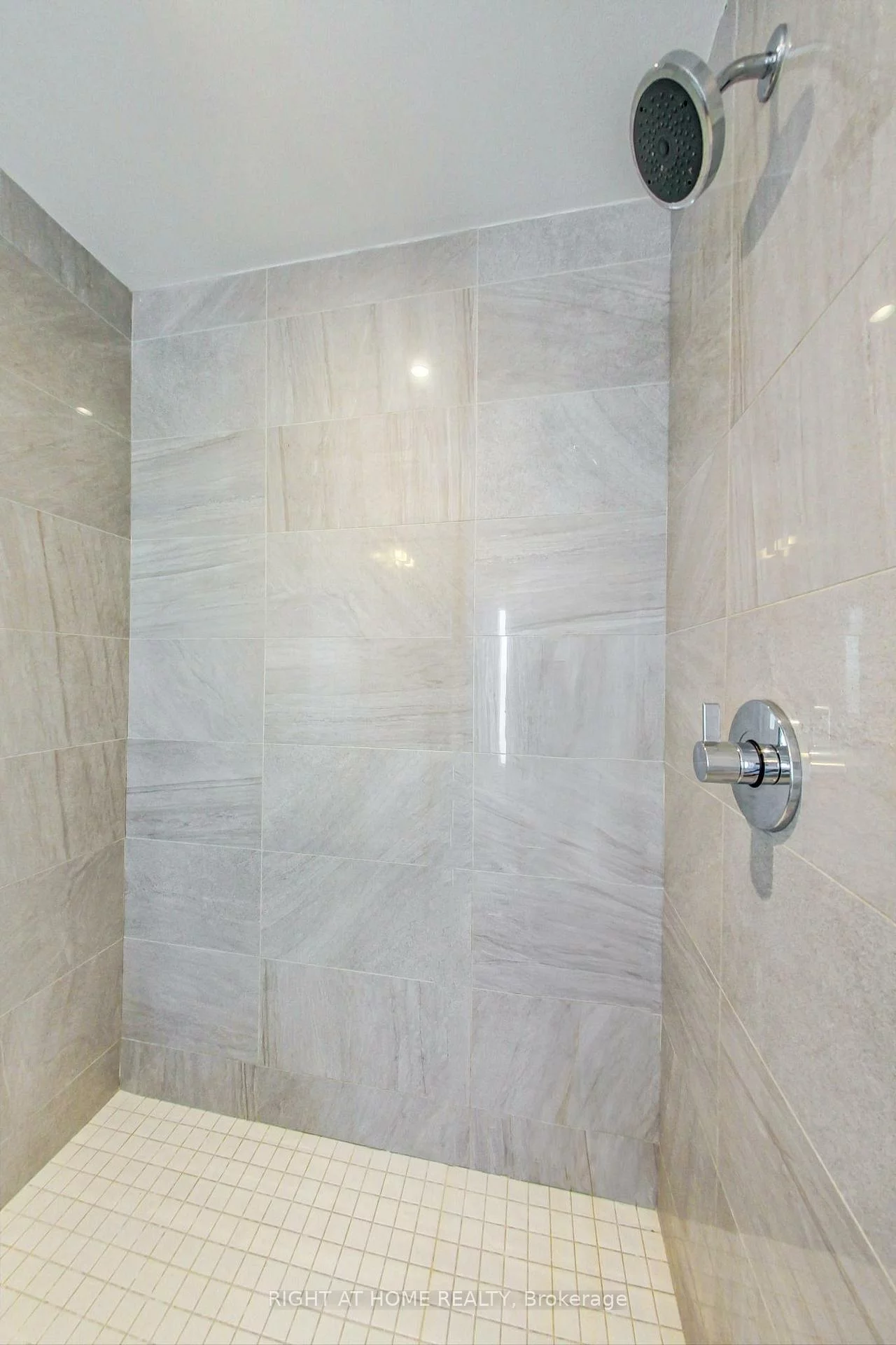 390, Highway 7, Doncrest, Richmond Hill