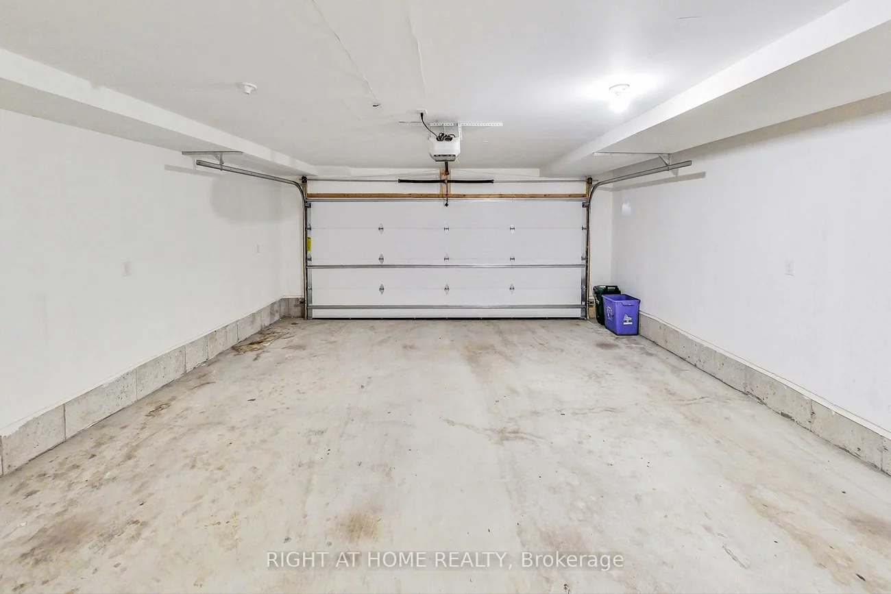 390, Highway 7, Doncrest, Richmond Hill