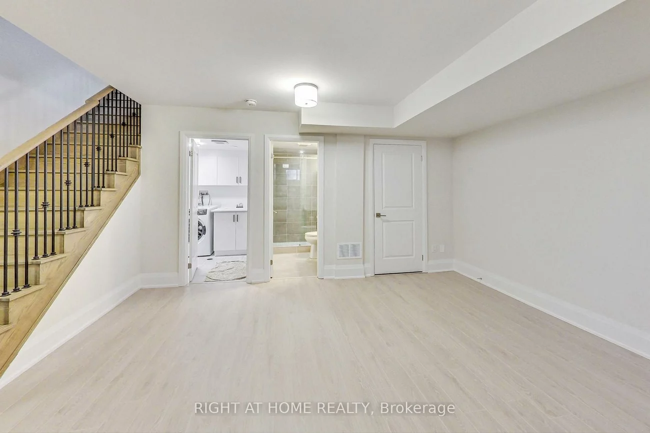 390, Highway 7, Doncrest, Richmond Hill