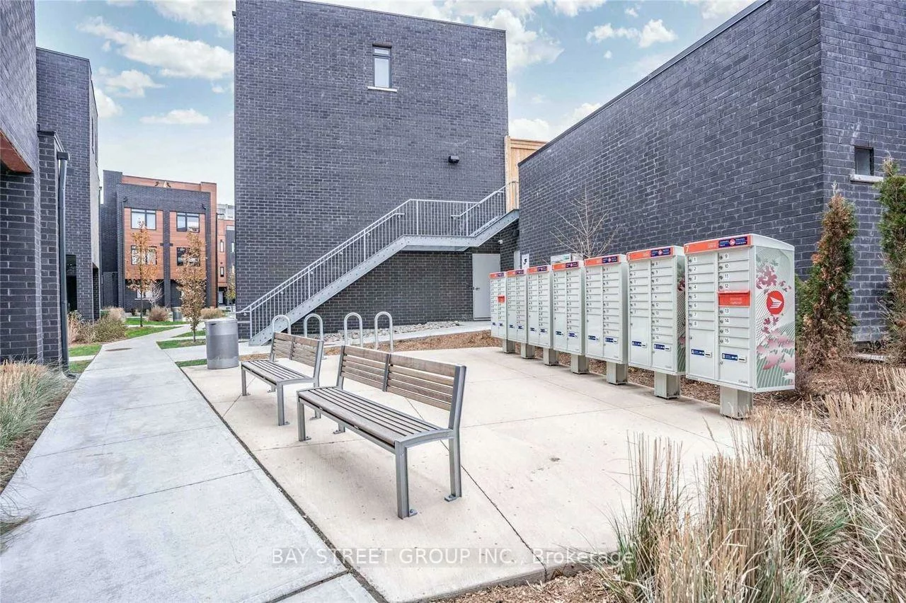 370, Red Maple, Langstaff, Richmond Hill