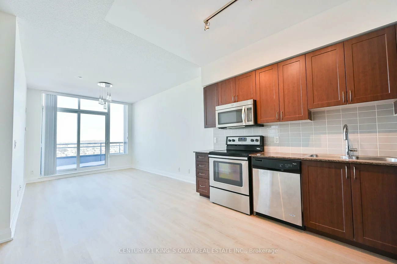 376, Highway 7, Doncrest, Richmond Hill