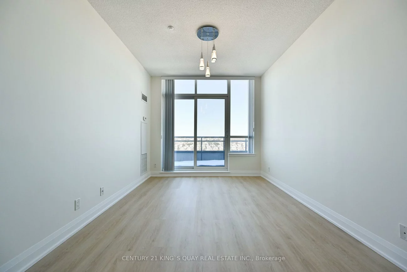 376, Highway 7, Doncrest, Richmond Hill