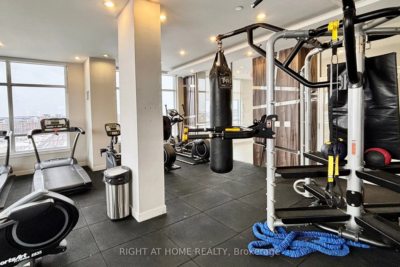 9201, Yonge, Langstaff, Richmond Hill