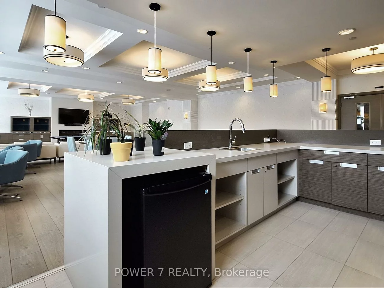 370, Hwy 7, Doncrest, Richmond Hill