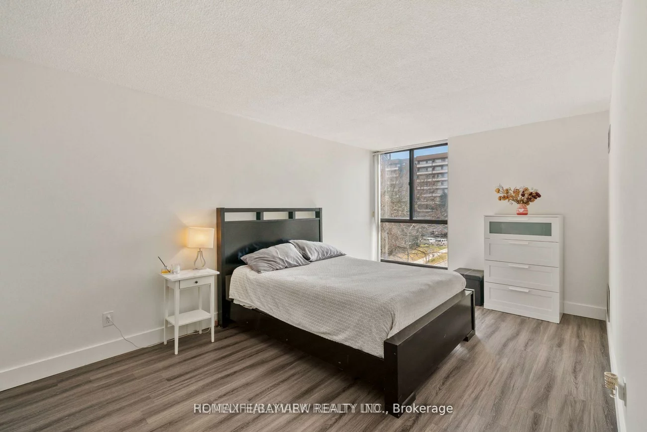 40, Baif, North Richvale, Richmond Hill