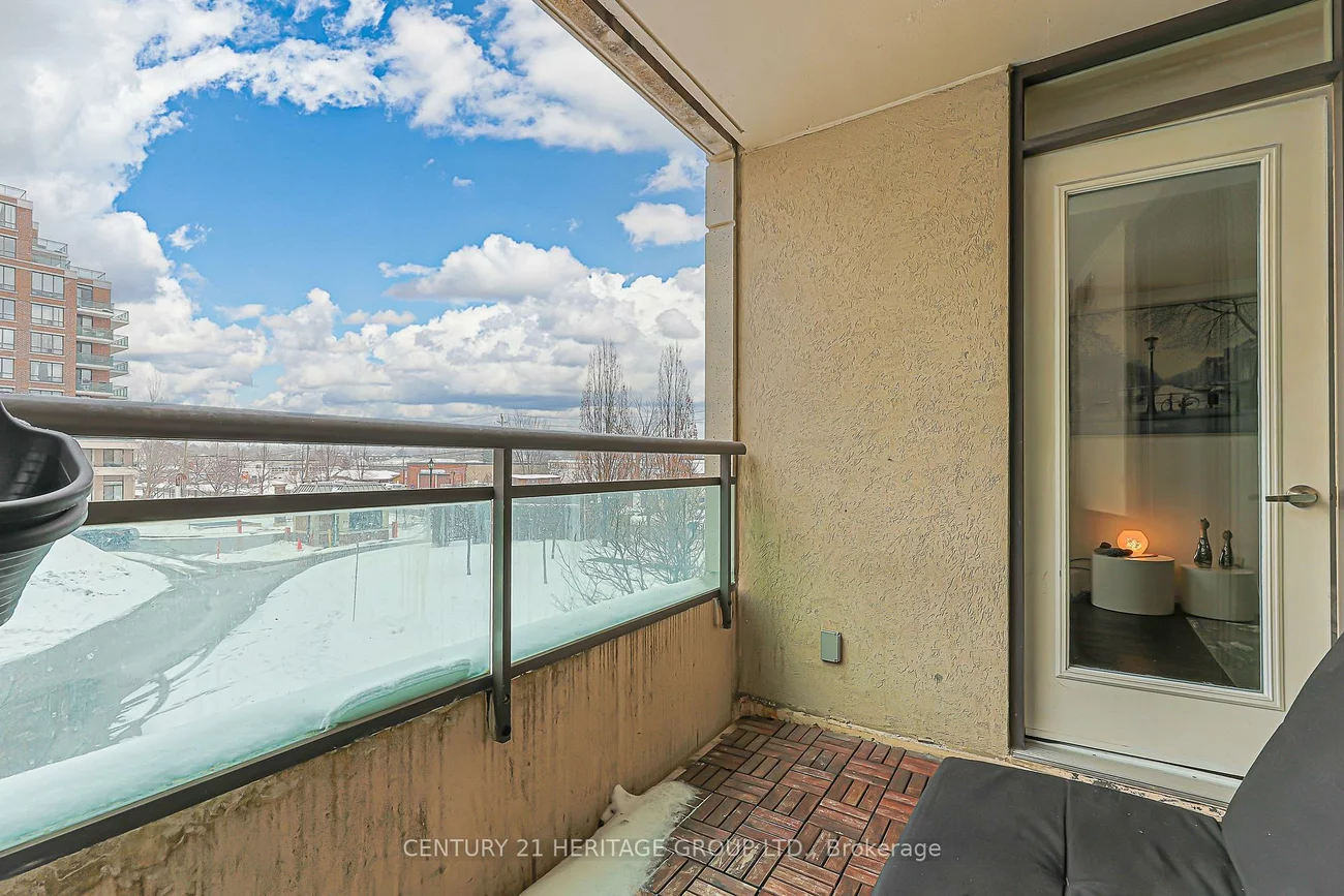 310, Red Maple, Langstaff, Richmond Hill