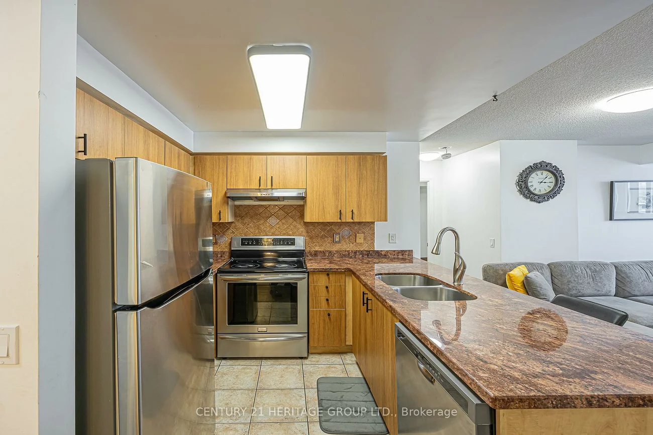 310, Red Maple, Langstaff, Richmond Hill