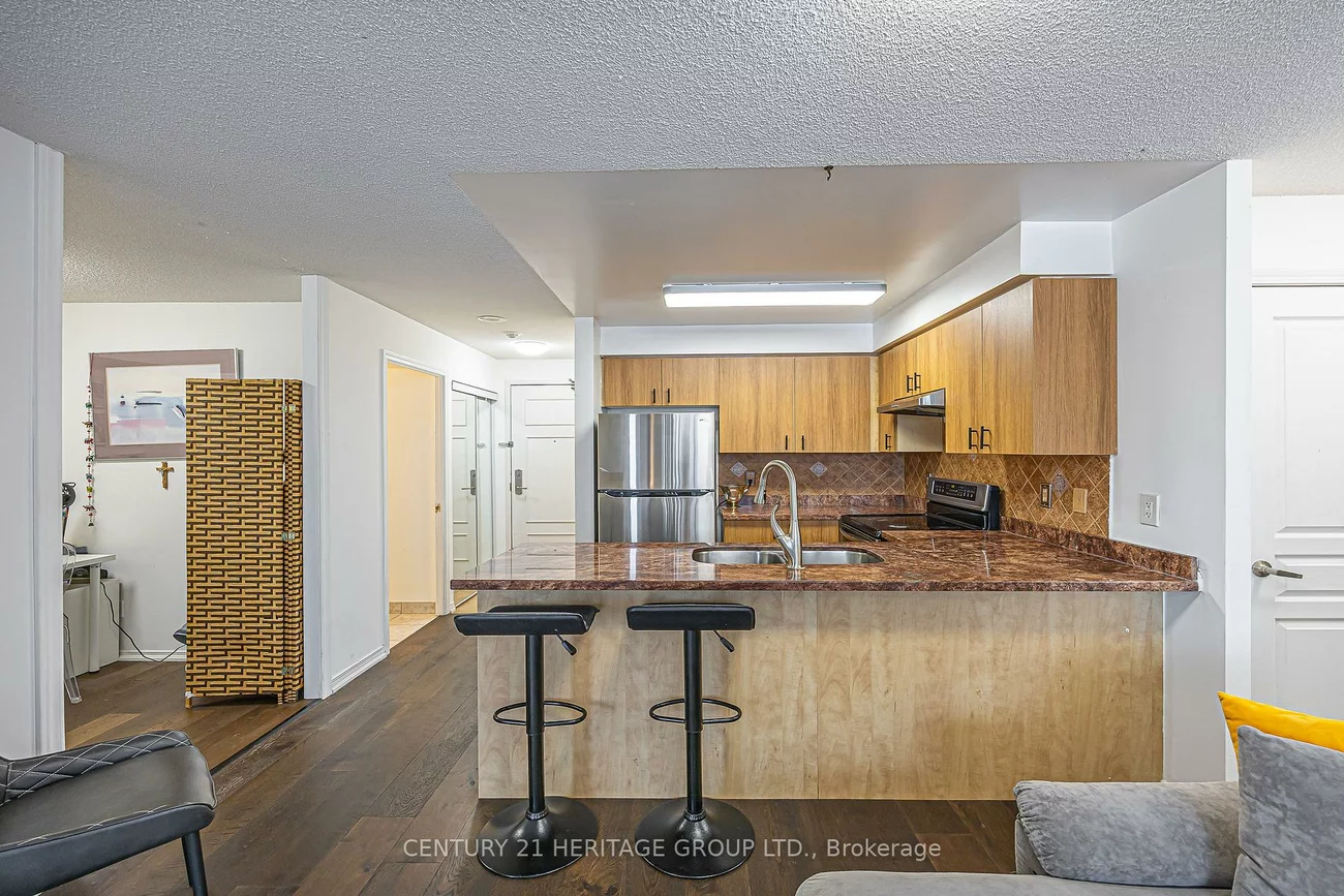 310, Red Maple, Langstaff, Richmond Hill