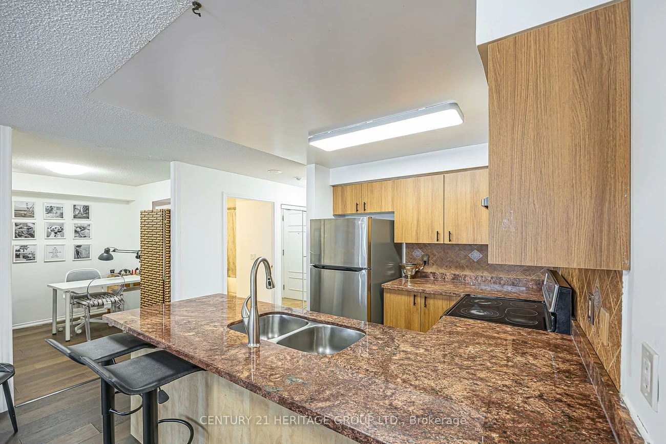 310, Red Maple, Langstaff, Richmond Hill