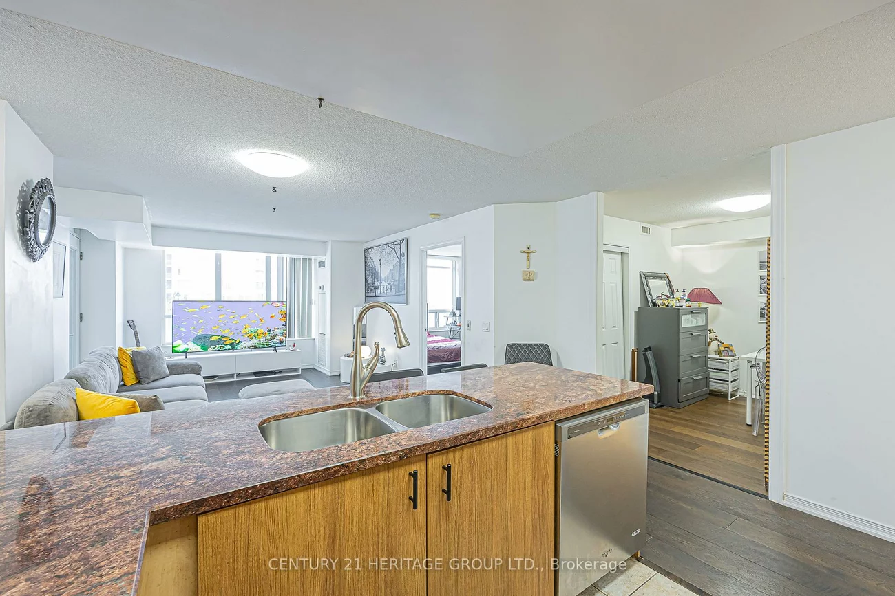 310, Red Maple, Langstaff, Richmond Hill