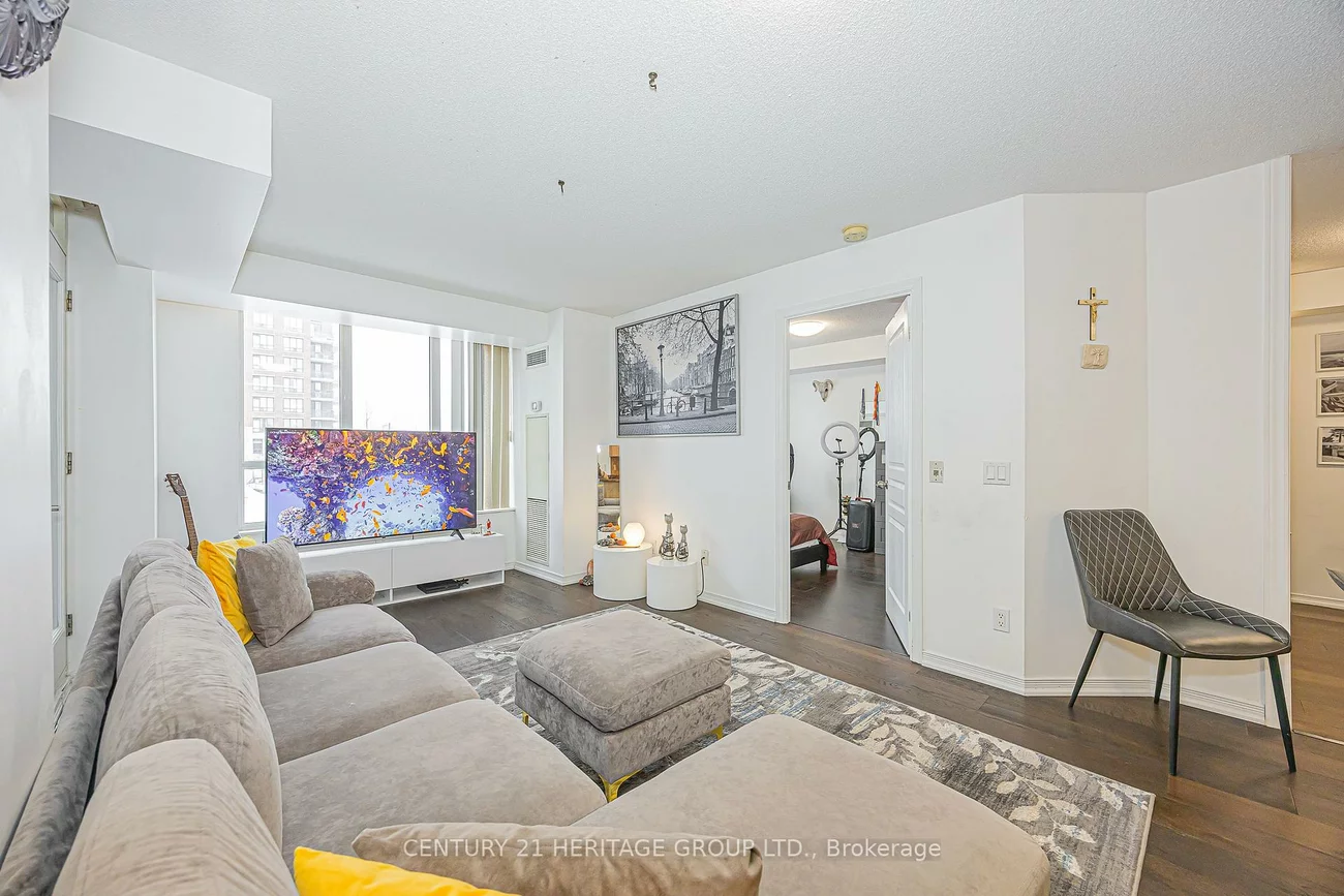 310, Red Maple, Langstaff, Richmond Hill