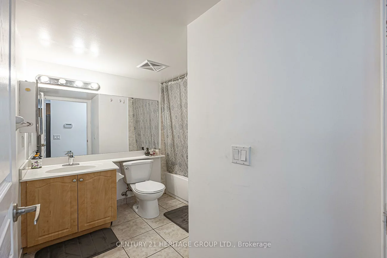 310, Red Maple, Langstaff, Richmond Hill