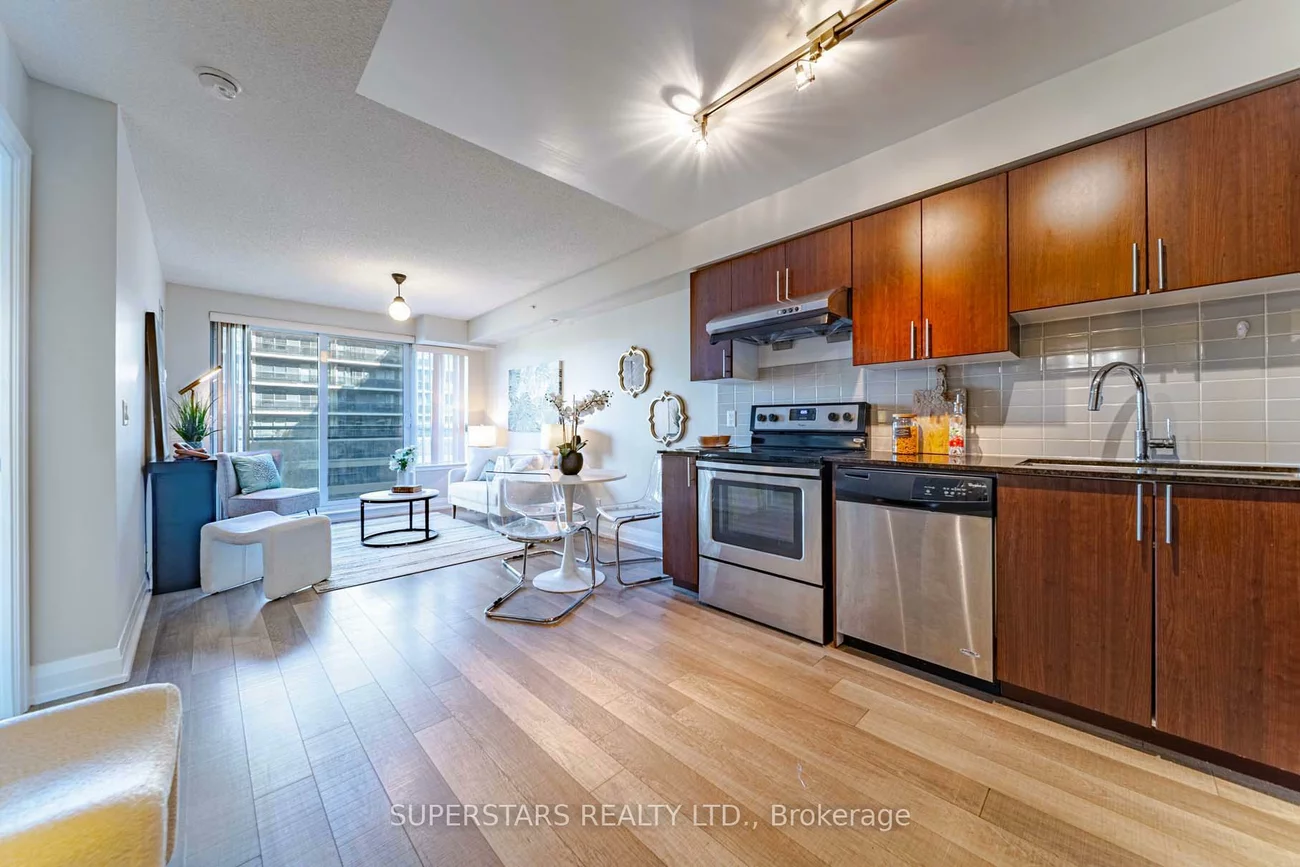 372, Highway 7, Doncrest, Richmond Hill