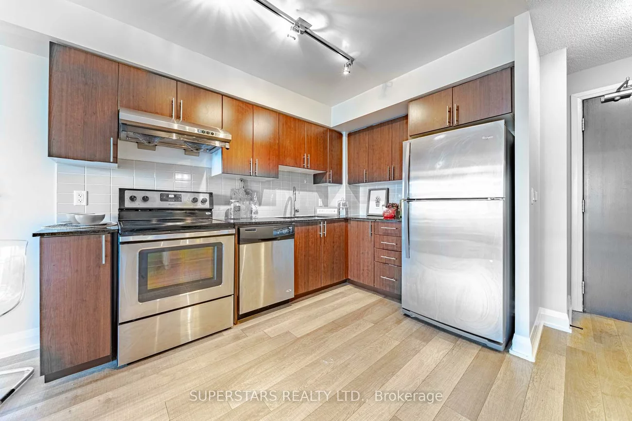 372, Highway 7, Doncrest, Richmond Hill