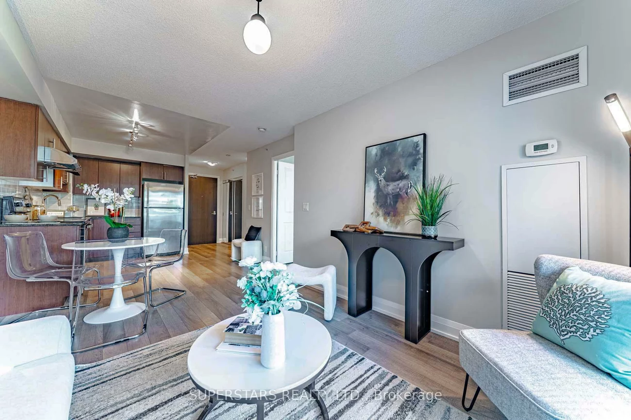 372, Highway 7, Doncrest, Richmond Hill