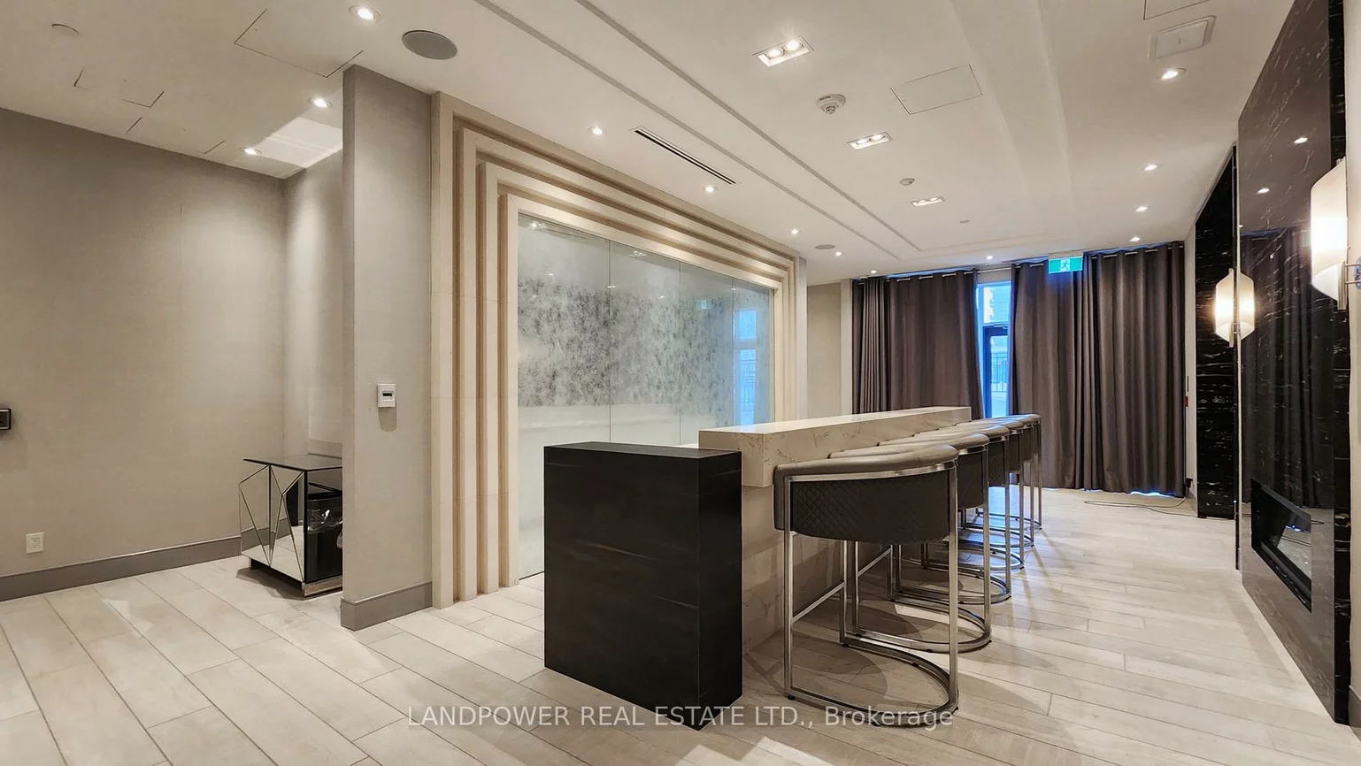 396, Highway 7, Doncrest, Richmond Hill